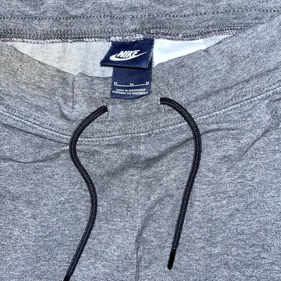 Nike training pants for women - Picture 2 of 3